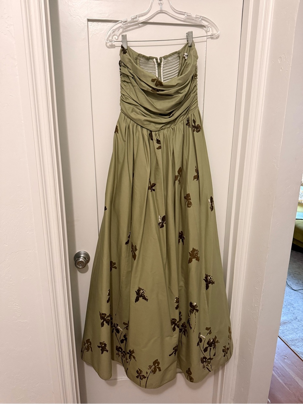 Kastoria Dress
Elegant Sage Green Floral Strap Maxi Dress - Picture 2 of 3